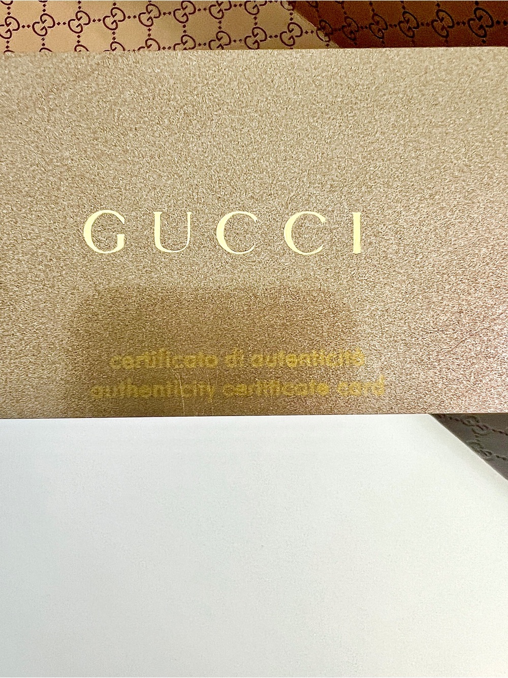 Gucci Oversized Sunglasses GG0225S
002 EUC - Picture 10 of 13